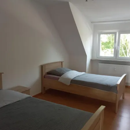 Apartamento Monteurzimmer/ferienwohnung *