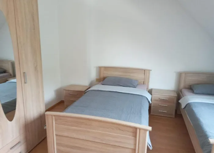 Monteurzimmer/ferienwohnung شقة